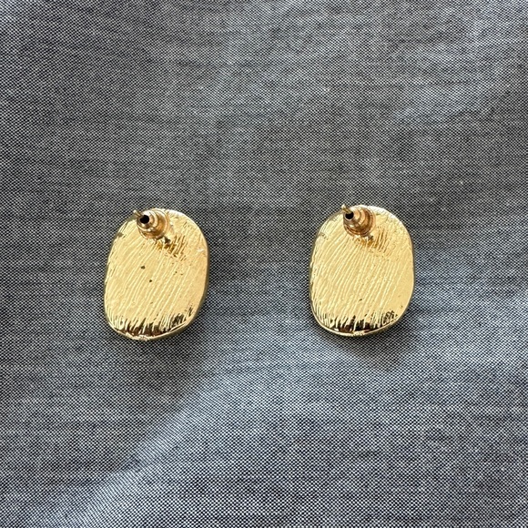 Floral Pattern Earring Style 1 - Picture 5 of 6